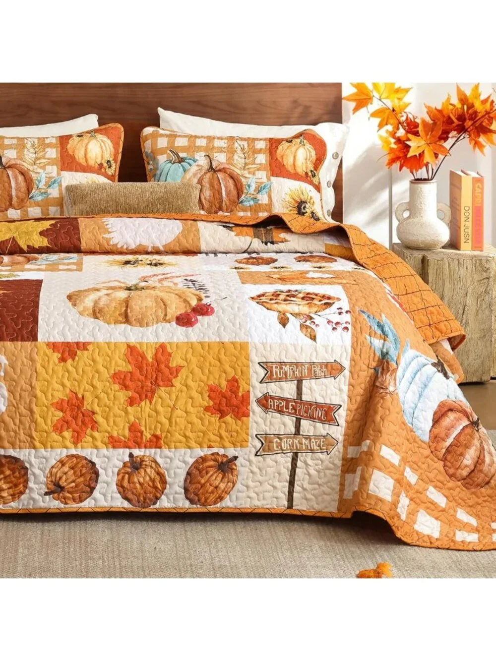 Cozy Fall Thanksgiving Queen Quilt - Pumpkin & Maple Leaves Bedspread Decor